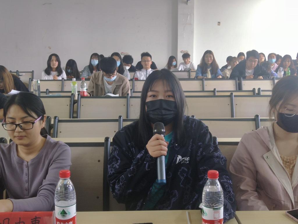 本次比赛分为初赛和决赛